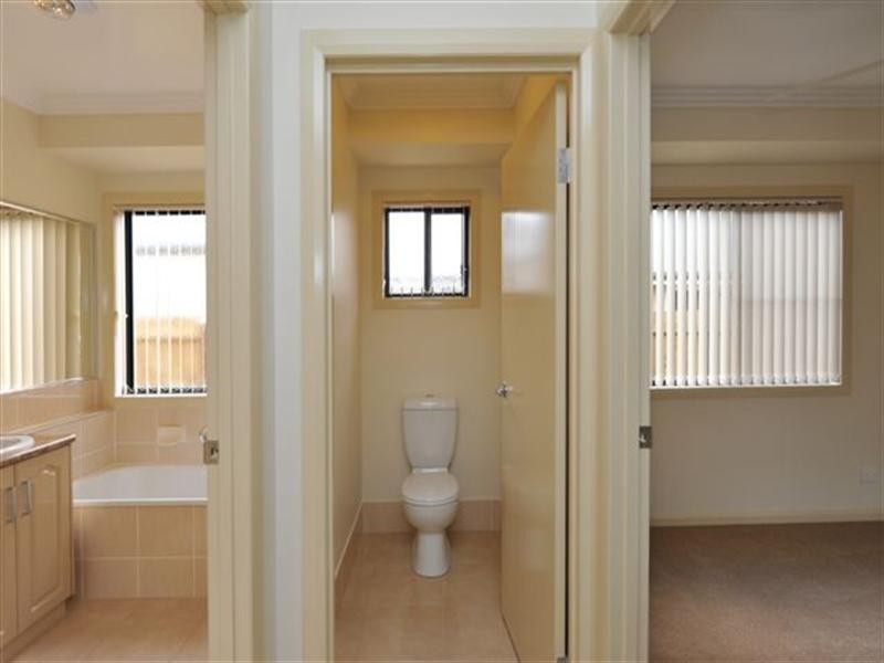 8 Graves Drive, Kearneys Spring QLD 4350