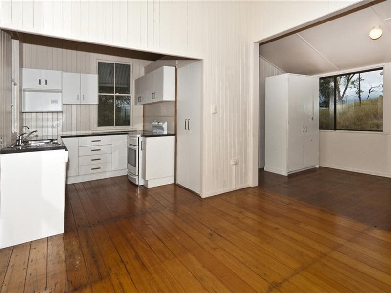 25 Rowland Court, Gowrie Mountain QLD 4350