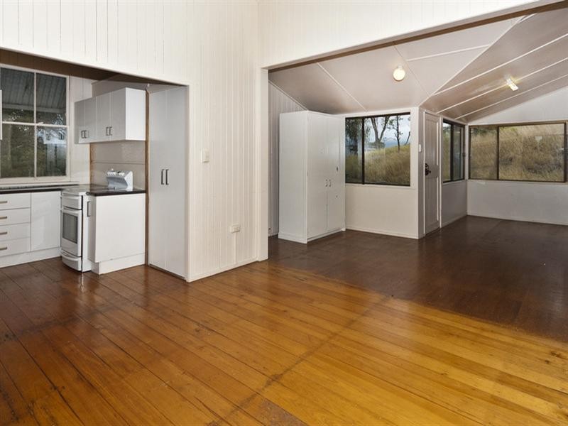 25 Rowland Court, Gowrie Mountain QLD 4350