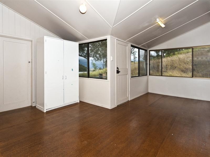 25 Rowland Court, Gowrie Mountain QLD 4350