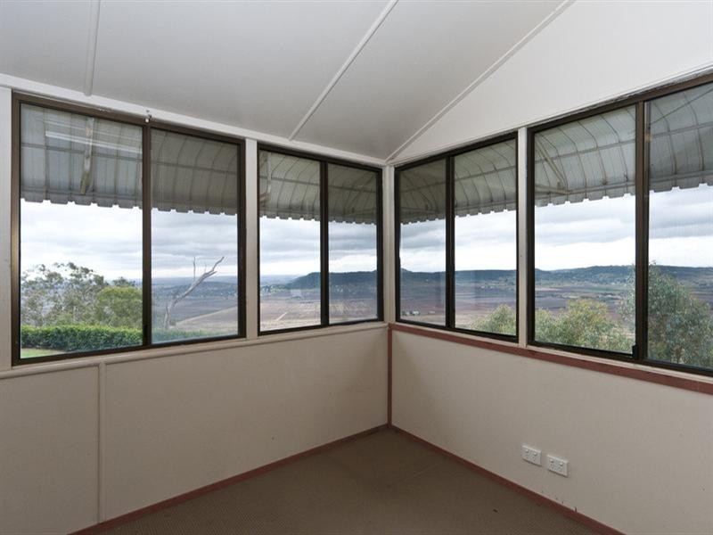 25 Rowland Court, Gowrie Mountain QLD 4350