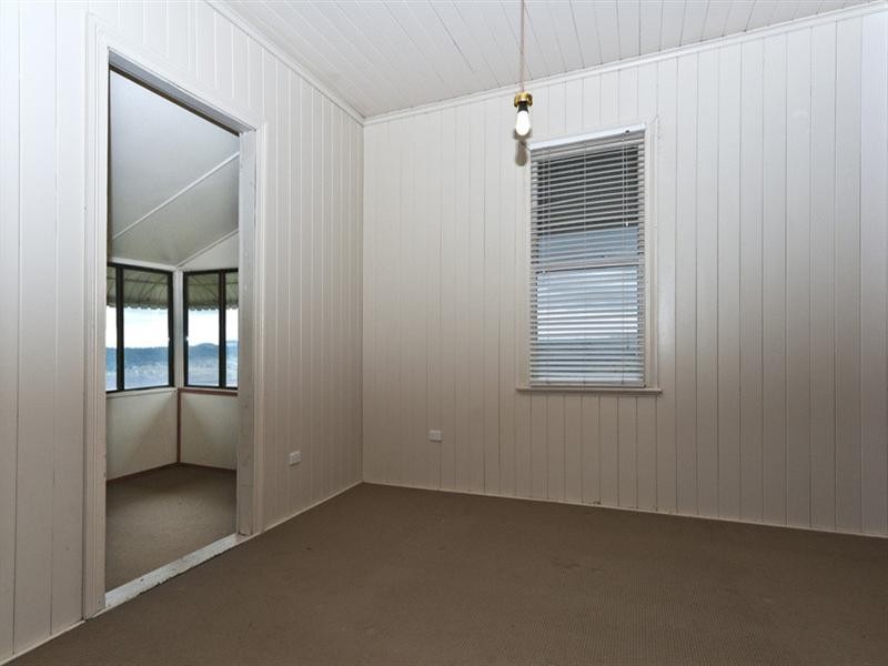 25 Rowland Court, Gowrie Mountain QLD 4350