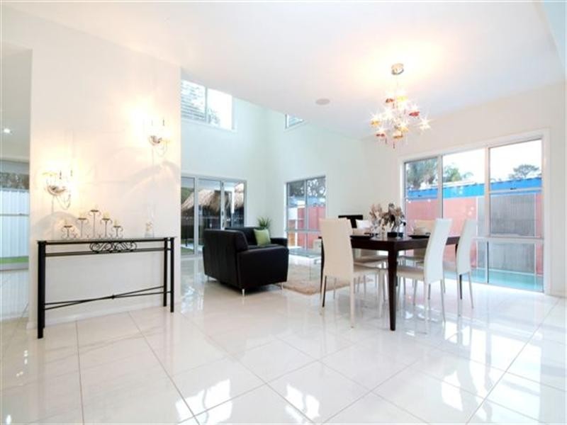 8 Finlay Parade, Highfields QLD 4352