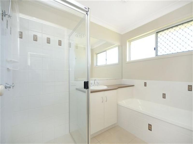 1 Angus Street, Highfields QLD 4352