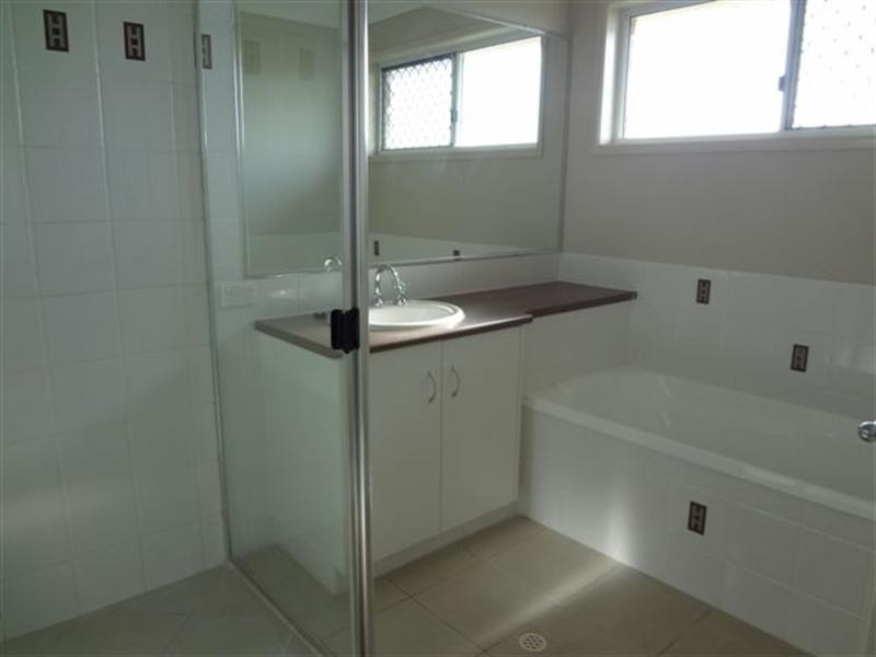 1 Angus Street, Highfields QLD 4352