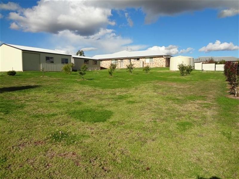 1 Angus Street, Highfields QLD 4352