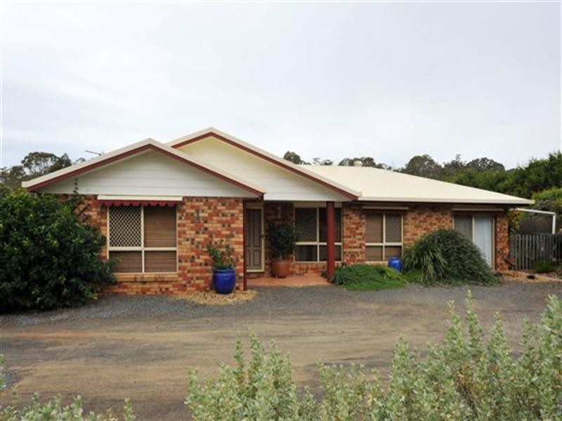 16 Melric Court, Cabarlah QLD 4352