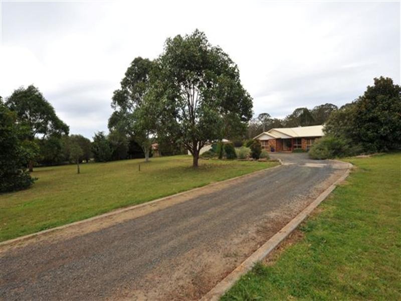 16 Melric Court, Cabarlah QLD 4352