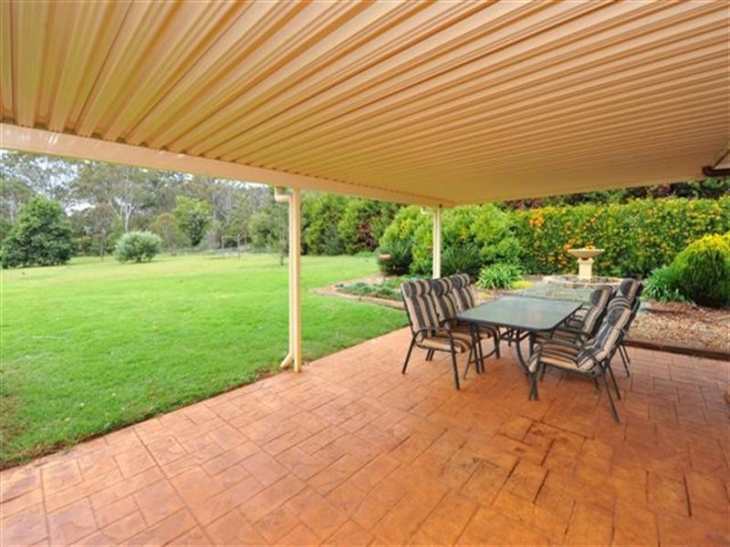 16 Melric Court, Cabarlah QLD 4352