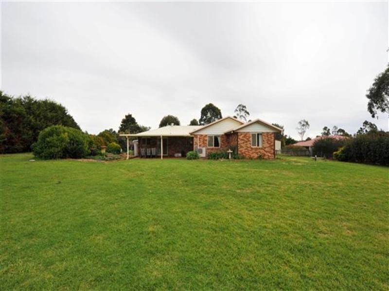 16 Melric Court, Cabarlah QLD 4352