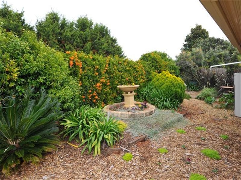 16 Melric Court, Cabarlah QLD 4352