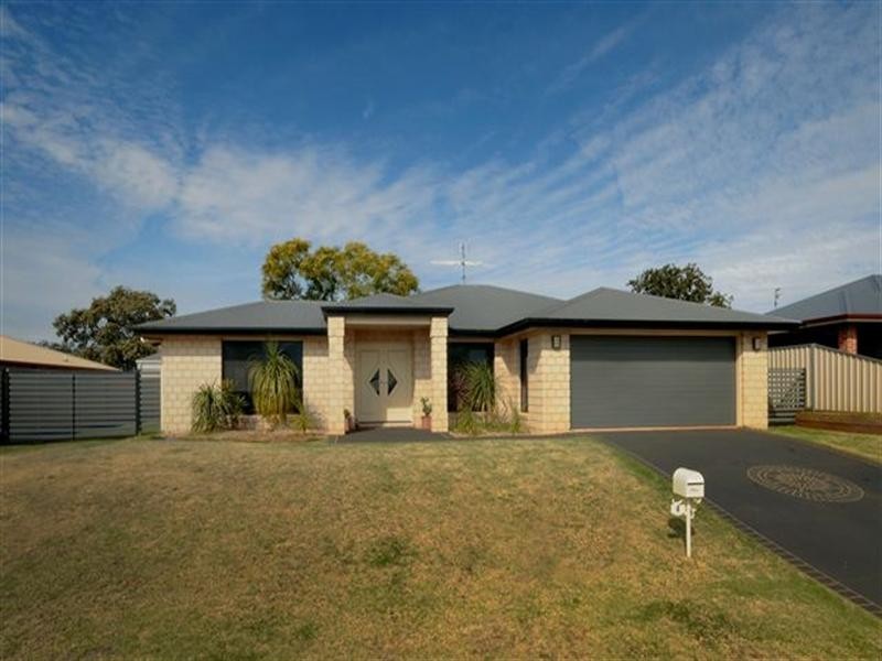 4 Clara Street, Highfields QLD 4352