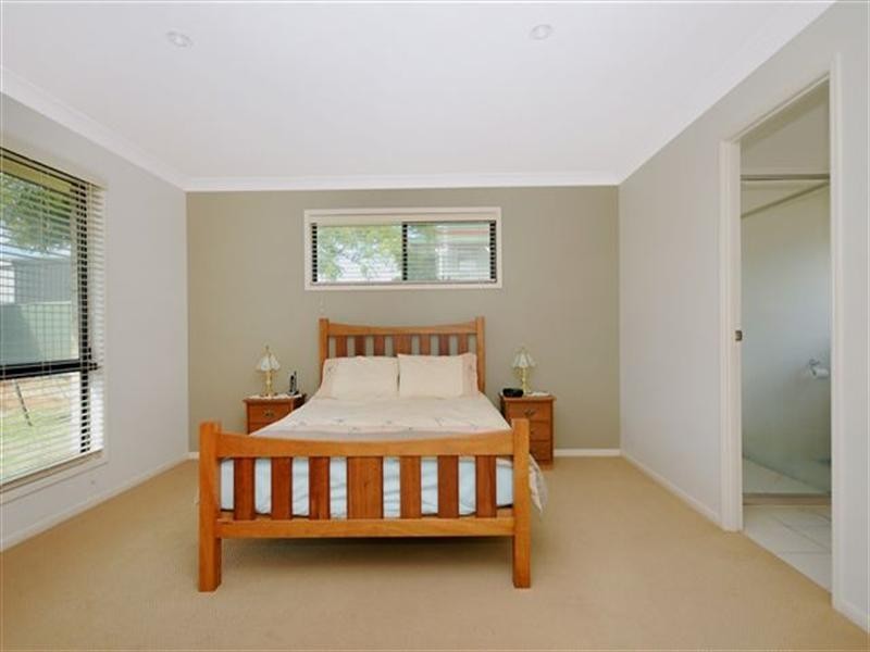 4 Clara Street, Highfields QLD 4352