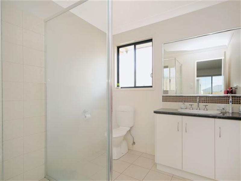 4 Clara Street, Highfields QLD 4352