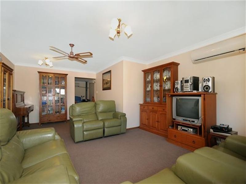 6 Sundowner Court, Highfields QLD 4352