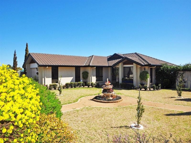 4 Gregory Court, Highfields QLD 4352