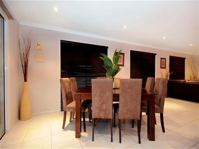 34 Smythe Drive, Highfields QLD 4352