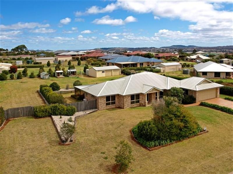 55 Palmer Drive, Highfields QLD 4352