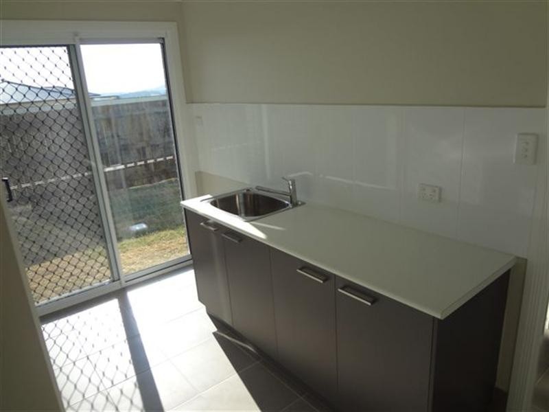 40 Honeyeater Drive, Highfields QLD 4352