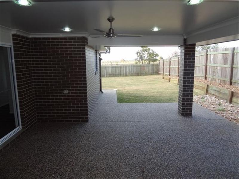 40 Honeyeater Drive, Highfields QLD 4352