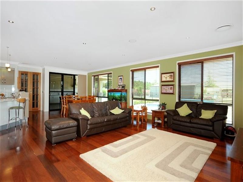 4 Arcadia Court, Highfields QLD 4352