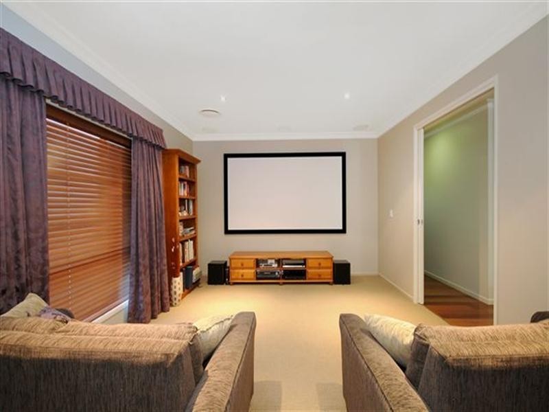 4 Arcadia Court, Highfields QLD 4352