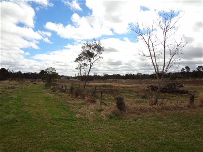 61 Utschink Road, Highfields QLD 4352