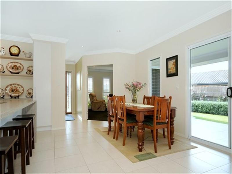 9 Manooka Crescent, Highfields QLD 4352