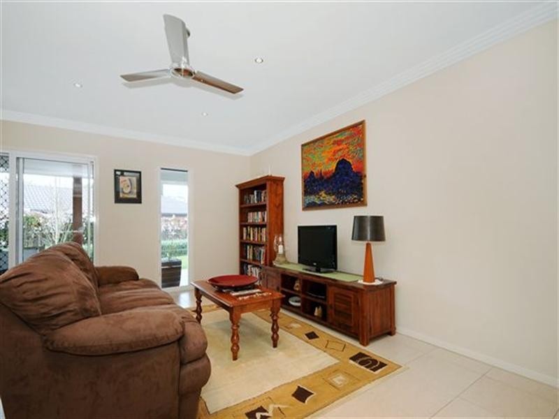 9 Manooka Crescent, Highfields QLD 4352