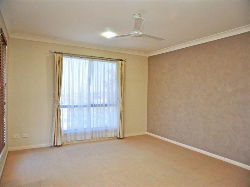 12 Volp Court, Highfields QLD 4352