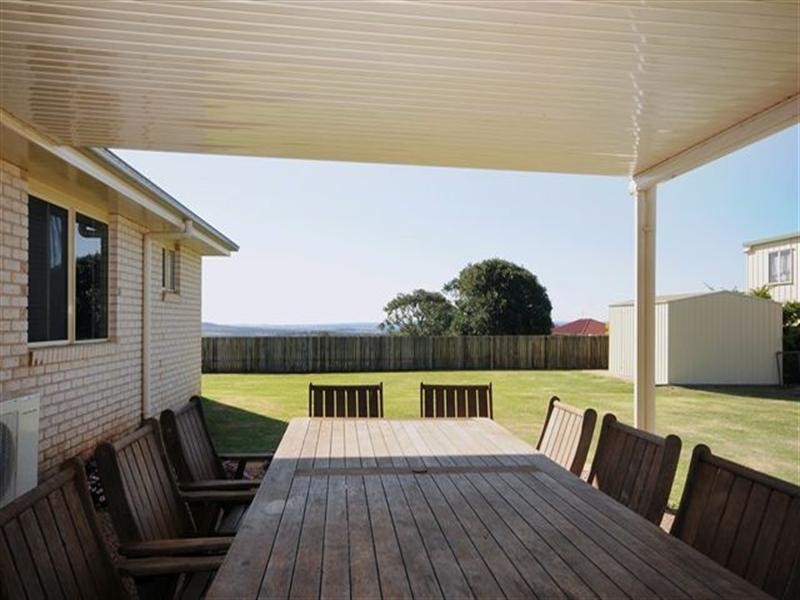 11 Campbell Drive, Highfields QLD 4352