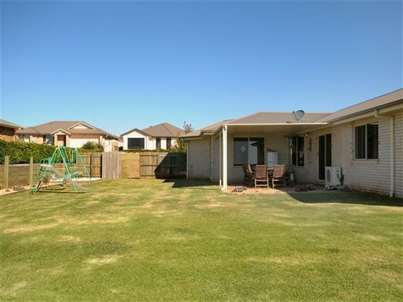 11 Campbell Drive, Highfields QLD 4352