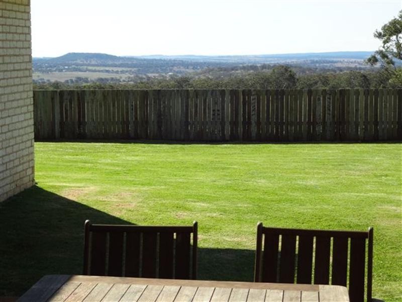 11 Campbell Drive, Highfields QLD 4352