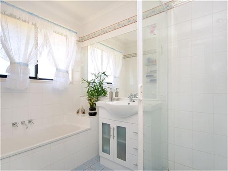 5 Charmaine Court, Highfields QLD 4352