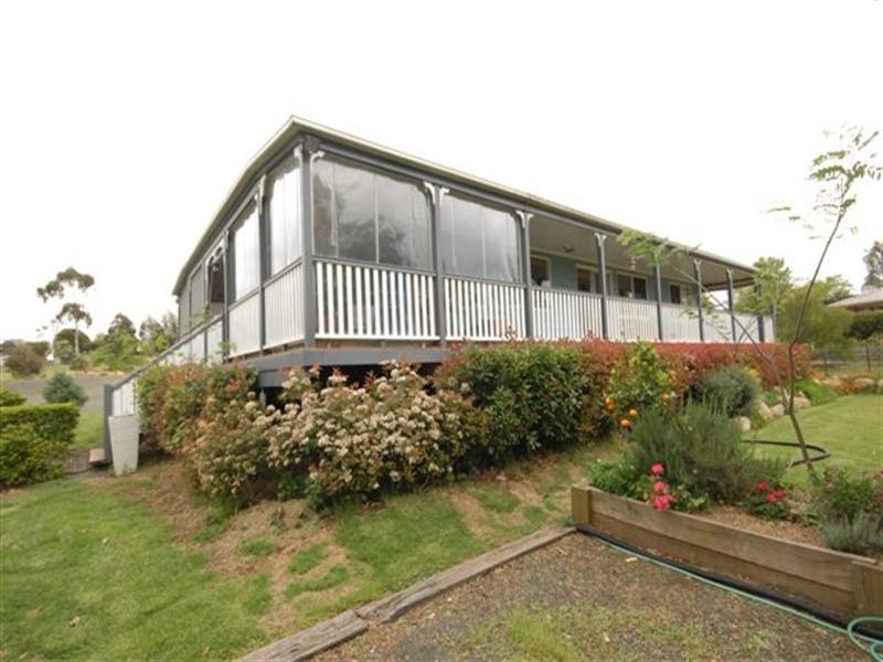 11 Peters Road, Meringandan West QLD 4352