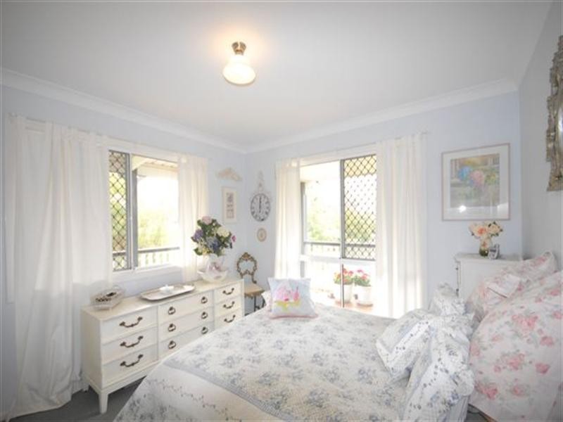 11 Peters Road, Meringandan West QLD 4352