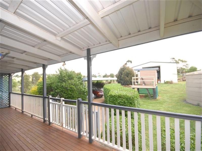 11 Peters Road, Meringandan West QLD 4352
