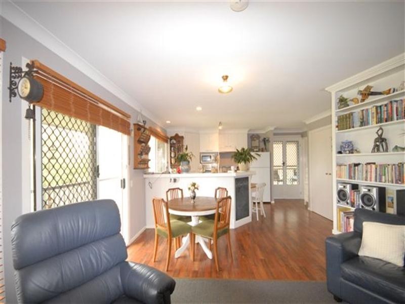 11 Peters Road, Meringandan West QLD 4352