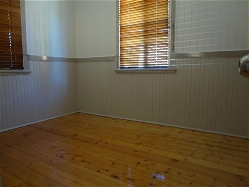 36 Wallace Street, Newtown QLD 4350