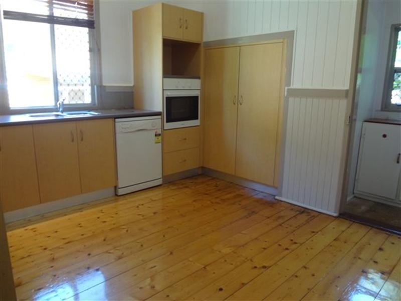 36 Wallace Street, Newtown QLD 4350