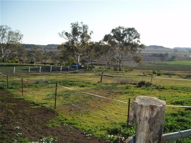 31 Main Street, Meringandan QLD 4352