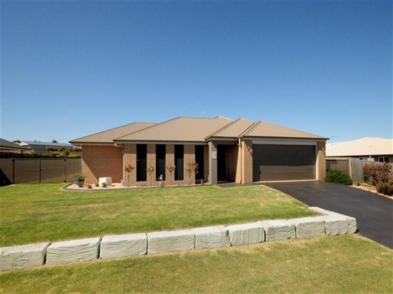 7 Quail Crescent, Highfields QLD 4352