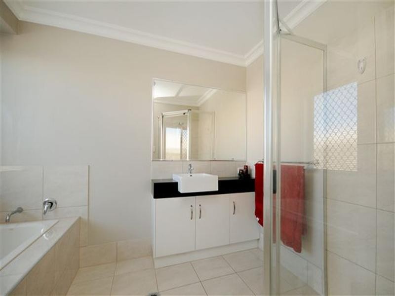 7 Quail Crescent, Highfields QLD 4352