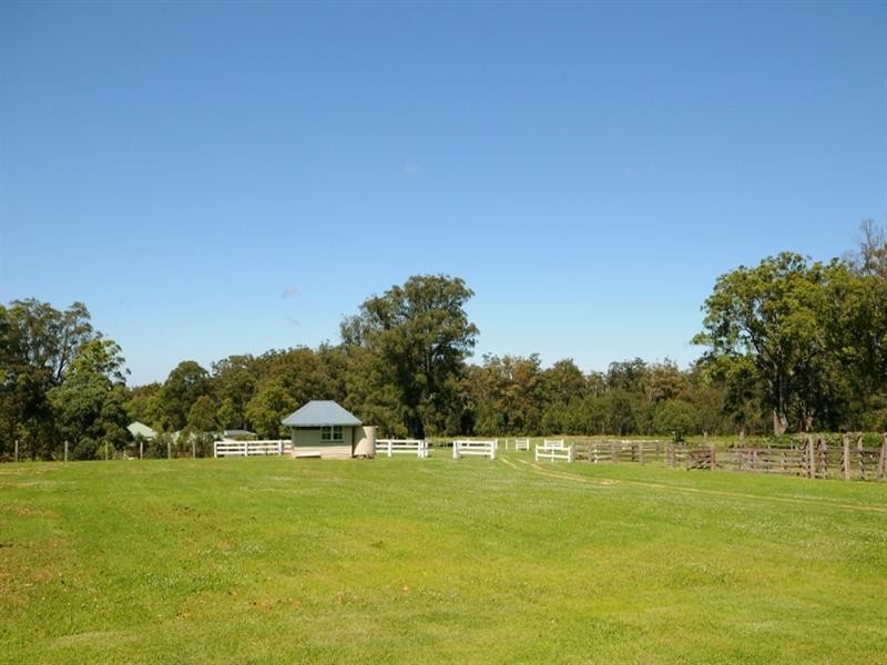 87 Alf Road, Mount Luke QLD 4352