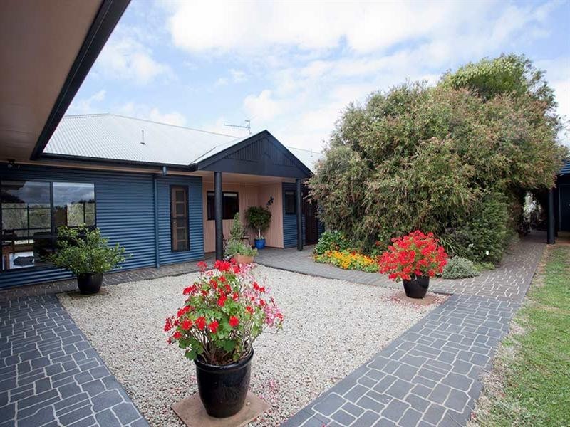 64 Puschmann Road, Geham QLD 4352