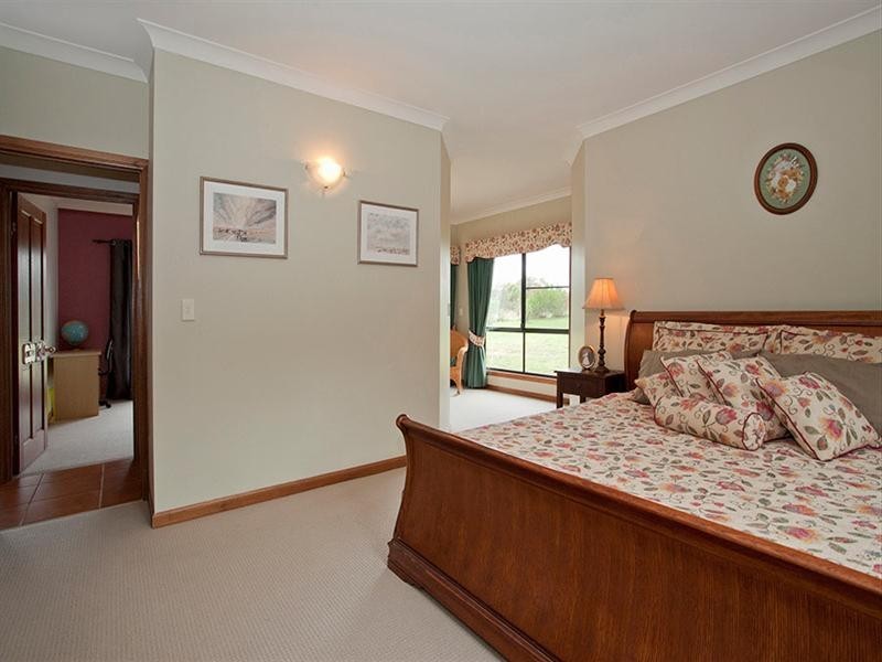 64 Puschmann Road, Geham QLD 4352