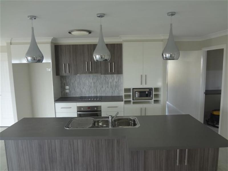 3 Plover Court, Highfields QLD 4352