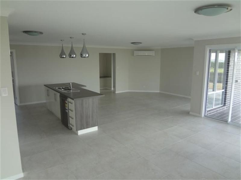 3 Plover Court, Highfields QLD 4352