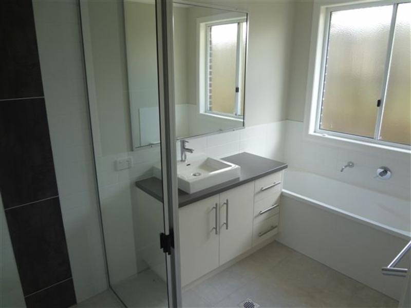 3 Plover Court, Highfields QLD 4352