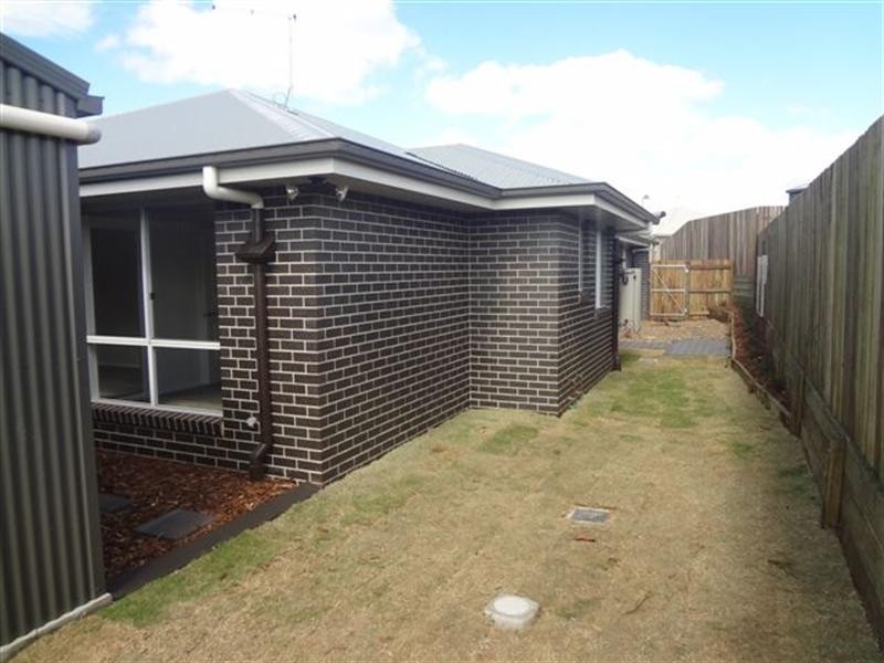 3 Plover Court, Highfields QLD 4352